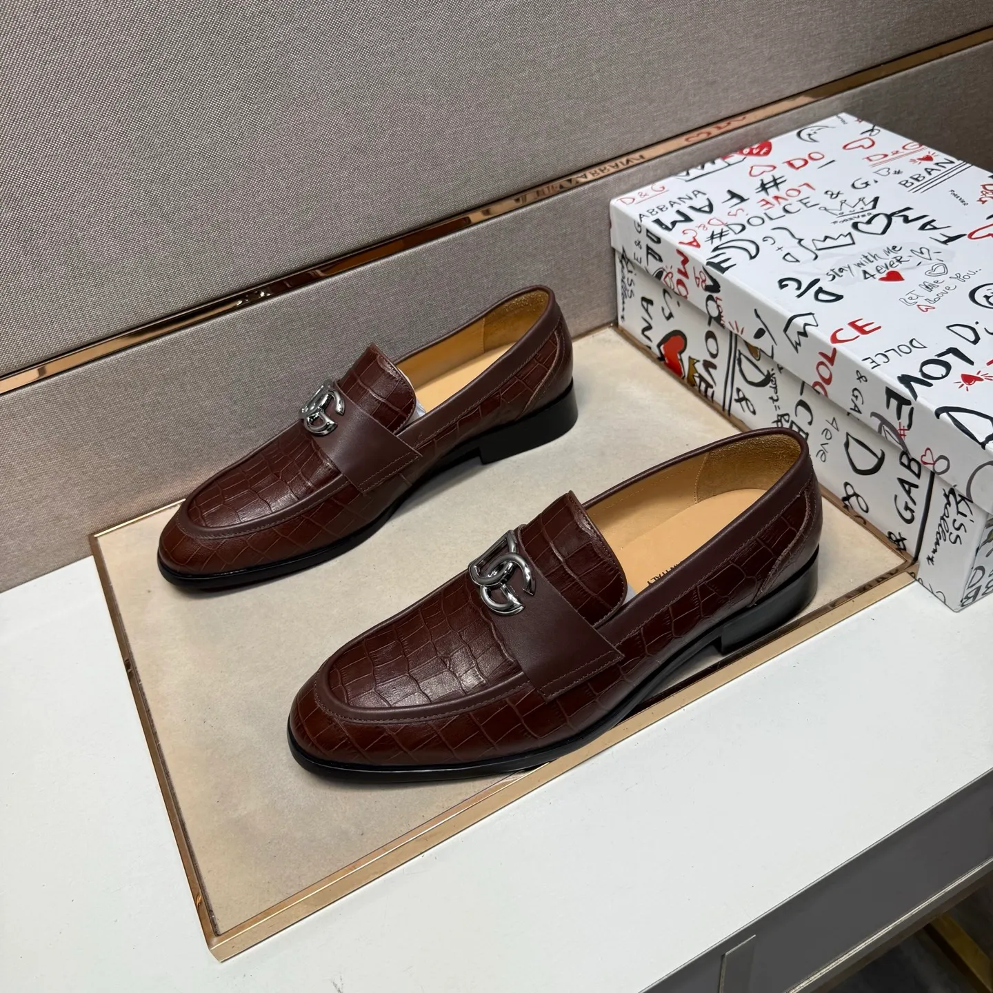 Men's men's shoes 💰pp520【DG～】Men's casual formal leather shoes 2025z cabinet sales simultaneously 🔶Size: 38-44#️⃣ 🔷2 colors🔜The upper is made of cowhide stitching ➕Cowhide lining, comfortable and breathable, sole: original comfortable, wear-resistant and non-slip outsole, ⚠️real thing📱photographed🎬real thing is better📢📢📢